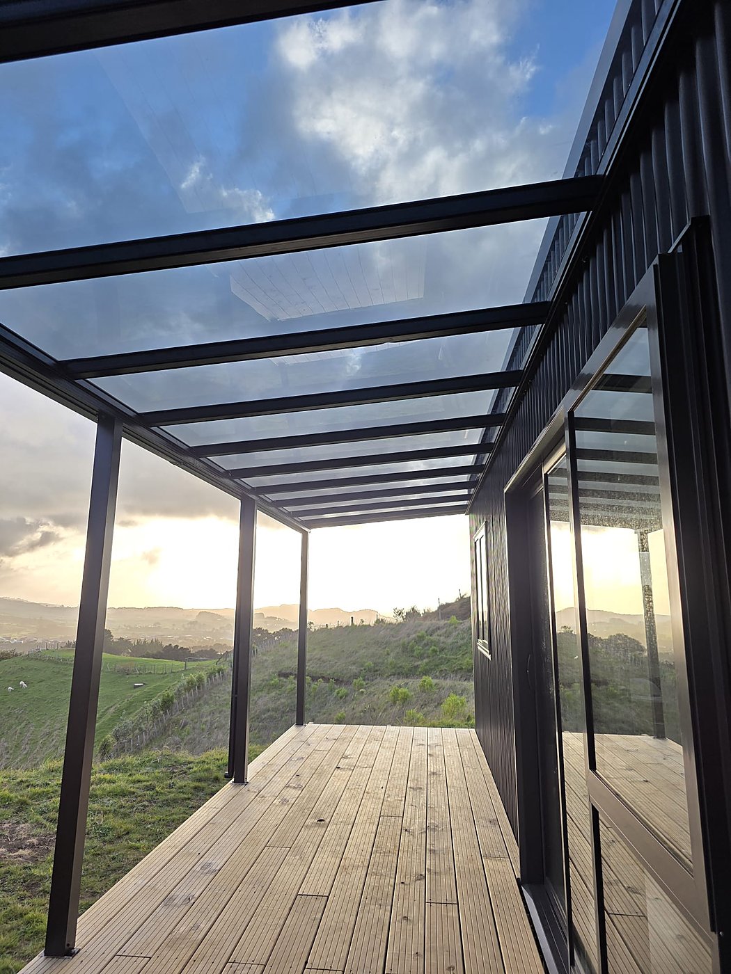 Pergola with Overhanging